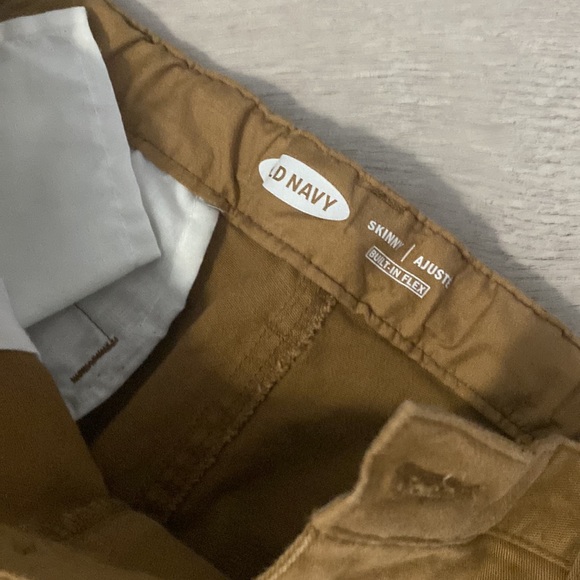 Old navy kids khakis - Picture 2 of 3